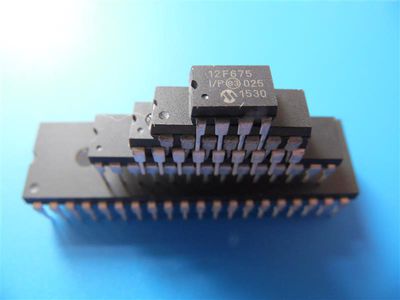 المتحكم المايكروي PIC Microcontroller, انواعه و برمجته